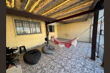 Casa à venda com 175m², 2 quartos e 2 vagas Casa à venda com 175m², 2 quartos e 2 vagasGaragem