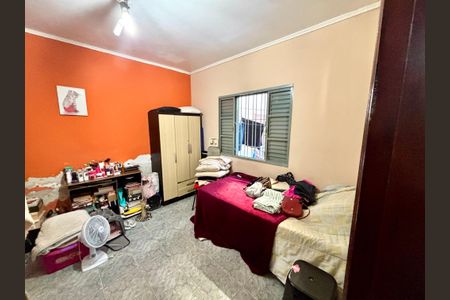Casa à venda com 175m², 2 quartos e 2 vagas Casa à venda com 175m², 2 quartos e 2 vagasQuarto 2