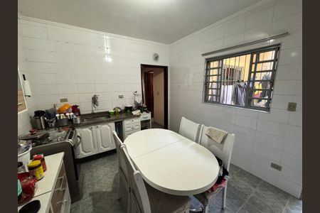 Casa à venda com 175m², 2 quartos e 2 vagas Casa à venda com 175m², 2 quartos e 2 vagasCozinha