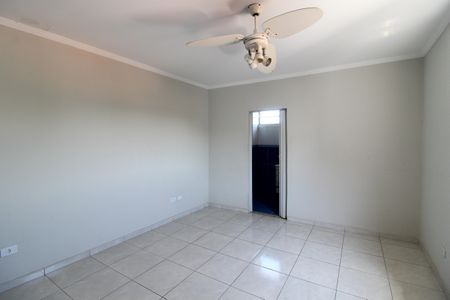 Casa de condomínio à venda com 250m², 3 quartos e 2 vagasQuarto 1