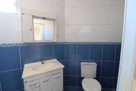 Casa de condomínio à venda com 250m², 3 quartos e 2 vagasBanheiro do Quarto 1