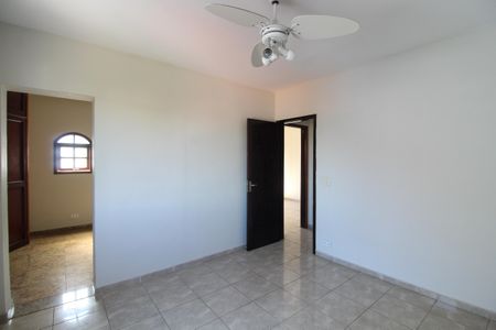 Casa de condomínio à venda com 250m², 3 quartos e 2 vagasQuarto 2