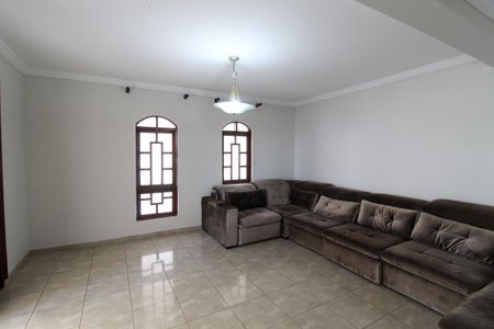 Casa de condomínio à venda com 250m², 3 quartos e 2 vagasSala