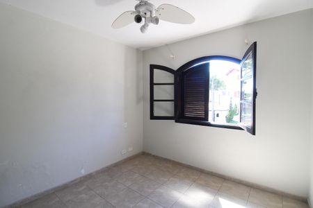 Casa de condomínio à venda com 250m², 3 quartos e 2 vagasQuarto 3