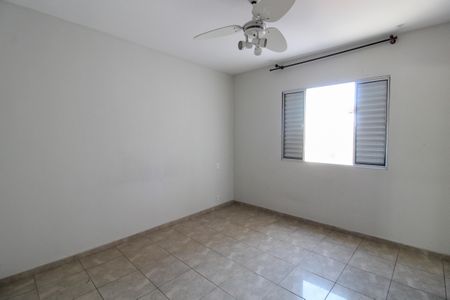 Casa de condomínio à venda com 250m², 3 quartos e 2 vagasQuarto 2