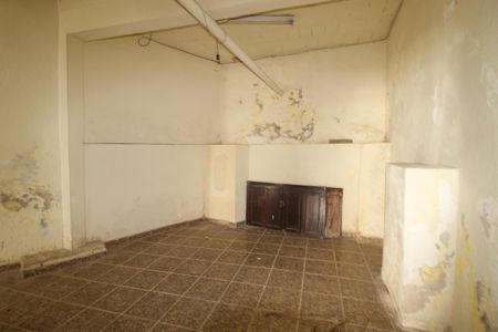 Casa de condomínio à venda com 250m², 3 quartos e 2 vagasQuintal