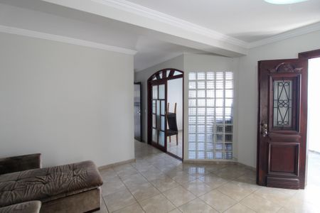 Sala de casa de condomínio à venda com 3 quartos, 250m² em Jardim Jussara, São Paulo