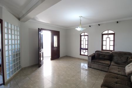 Casa de condomínio à venda com 250m², 3 quartos e 2 vagasSala