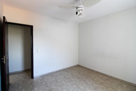 Casa de condomínio à venda com 250m², 3 quartos e 2 vagasQuarto 2