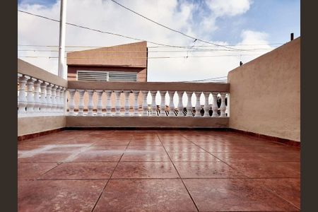 Varanda de casa à venda com 4 quartos, 85m² em Vila Ema, São Paulo