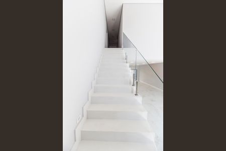 Casa de condomínio à venda com 392m², 4 quartos e 5 vagasSala 