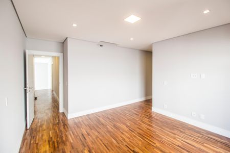 Casa de condomínio à venda com 392m², 4 quartos e 5 vagasSuíte 2