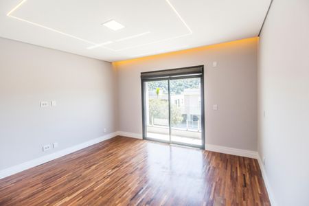 Casa de condomínio à venda com 392m², 4 quartos e 5 vagasSuíte master