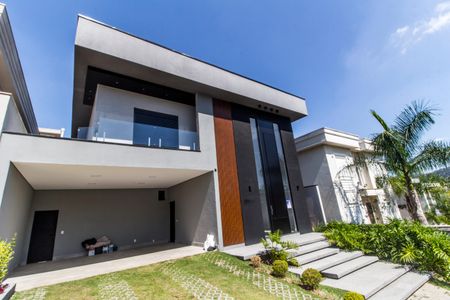 Casa de condomínio à venda com 392m², 4 quartos e 5 vagasGaragem