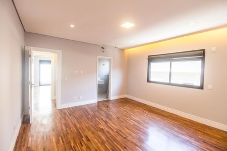 Casa de condomínio à venda com 392m², 4 quartos e 5 vagasSuíte 3