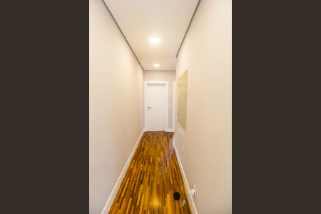 Casa de condomínio à venda com 392m², 4 quartos e 5 vagasCorredor