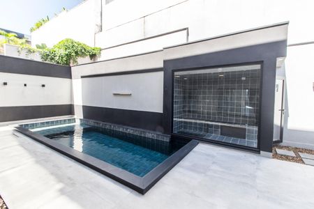 Casa de condomínio à venda com 392m², 4 quartos e 5 vagasPiscina