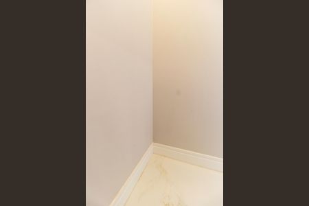 Casa de condomínio à venda com 392m², 4 quartos e 5 vagasDespensa