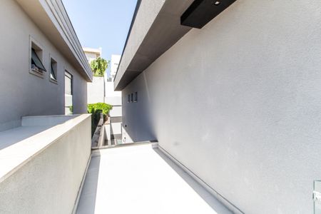 Casa de condomínio à venda com 392m², 4 quartos e 5 vagasVaranda