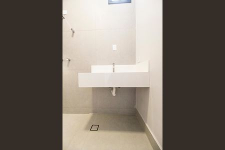 Casa de condomínio à venda com 392m², 4 quartos e 5 vagasBanheiro da Suíte