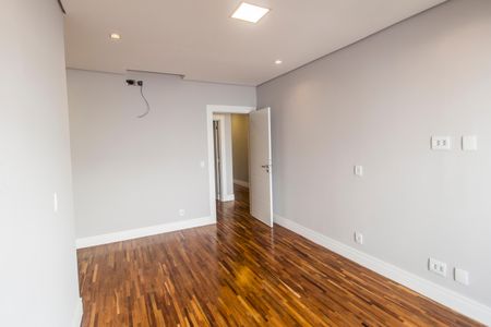 Casa de condomínio à venda com 392m², 4 quartos e 5 vagasSuíte 4