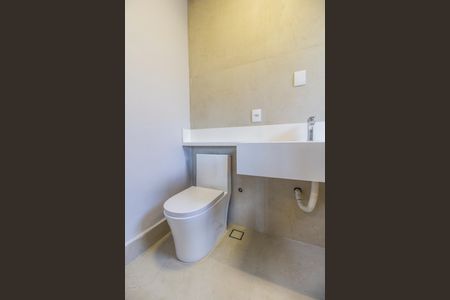 Casa de condomínio à venda com 392m², 4 quartos e 5 vagasBanheiro da Suíte