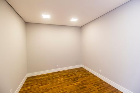 Casa de condomínio à venda com 392m², 4 quartos e 5 vagasCloset da suíte 