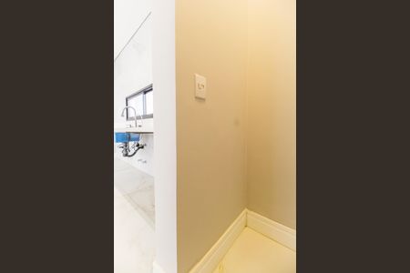 Casa de condomínio à venda com 392m², 4 quartos e 5 vagasDespensa