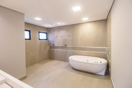 Casa de condomínio à venda com 392m², 4 quartos e 5 vagasBanheiro da Suíte