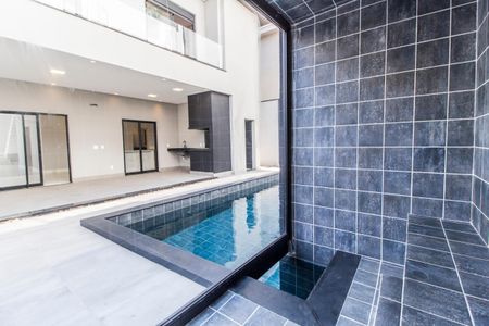 Casa de condomínio à venda com 392m², 4 quartos e 5 vagasSaúna