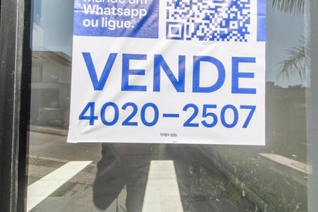 Casa de condomínio à venda com 392m², 4 quartos e 5 vagasVista da Rua