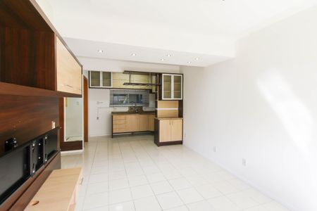 Sala de casa de condomínio para alugar com 3 quartos, 122m² em Fátima, Canoas