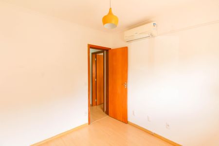 Casa de condomínio para alugar com 122m², 3 quartos e sem vaga Casa de condomínio para alugar com 122m², 3 quartos e sem vagaQuarto 2