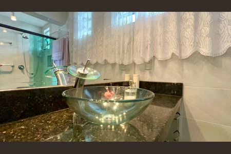 Apartamento à venda com 150m², 2 quartos e 1 vaga Apartamento à venda com 150m², 2 quartos e 1 vagaBanheiro da Suíte