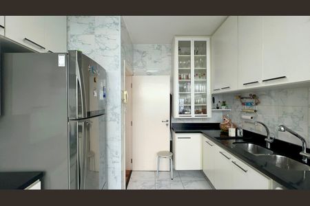 Apartamento à venda com 150m², 2 quartos e 1 vaga Apartamento à venda com 150m², 2 quartos e 1 vagaCozinha