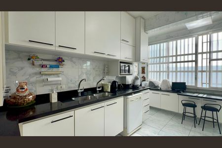 Apartamento à venda com 150m², 2 quartos e 1 vaga Apartamento à venda com 150m², 2 quartos e 1 vagaCozinha