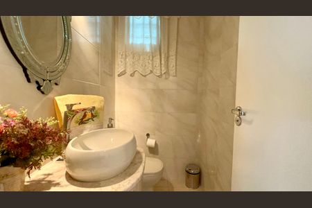 Apartamento à venda com 150m², 2 quartos e 1 vaga Apartamento à venda com 150m², 2 quartos e 1 vagaLavabo