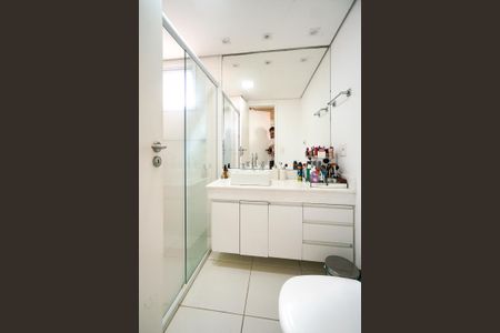 Apartamento à venda com 102m², 3 quartos e 2 vagasBanheiro da suíte
