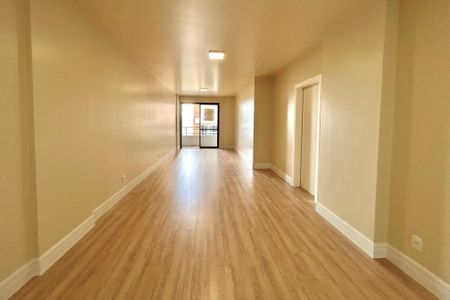 Apartamento para alugar com 120m², 3 quartos e 1 vagaSala