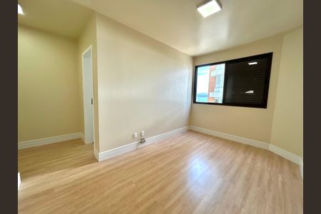 Apartamento para alugar com 120m², 3 quartos e 1 vagaSuíte 