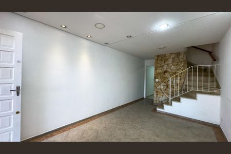Casa à venda com 94m², 2 quartos e 1 vagaSala