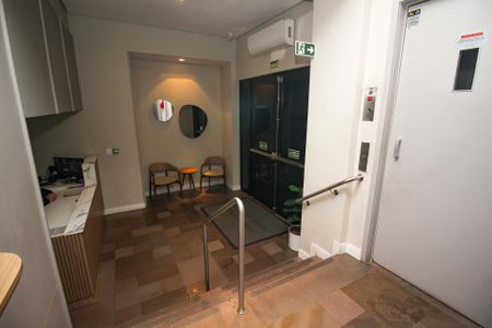 Apartamento à venda com 97m², 2 quartos e sem vaga Apartamento à venda com 97m², 2 quartos e sem vagaÁrea comum - Hall de entrada