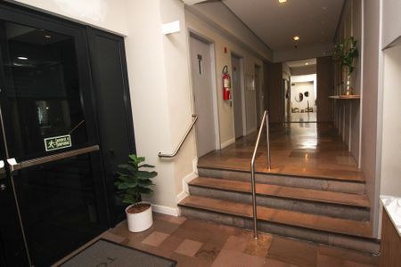 Apartamento à venda com 97m², 2 quartos e sem vaga Apartamento à venda com 97m², 2 quartos e sem vagaÁrea comum - Hall de entrada
