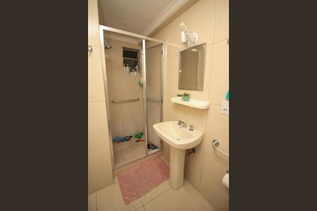 Banheiro da Suíte de apartamento à venda com 2 quartos, 97m² em Independência, Porto Alegre