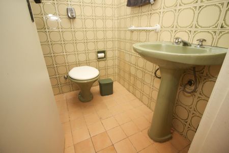 Apartamento à venda com 97m², 2 quartos e sem vaga Apartamento à venda com 97m², 2 quartos e sem vagaBanheiro Social
