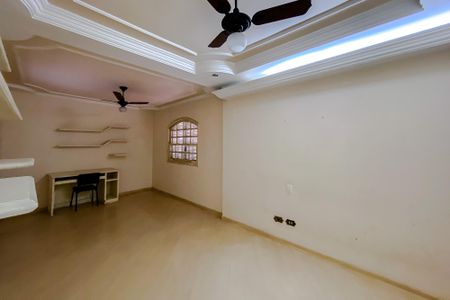 Casa à venda com 390m², 4 quartos e 3 vagasQuarto 2 - Suíte