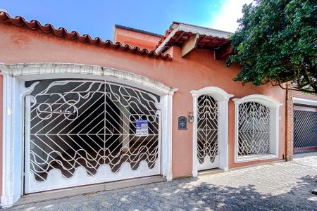 Fachada - Plaquinha de casa à venda com 4 quartos, 390m² em Vila Claudia, São Paulo