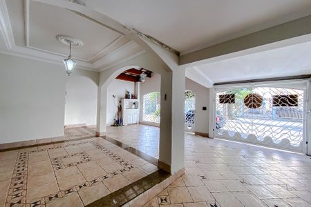 Casa à venda com 390m², 4 quartos e 3 vagasGaragem