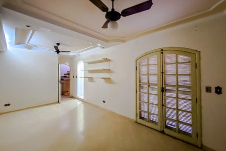 Casa à venda com 390m², 4 quartos e 3 vagasQuarto 2 - Suíte
