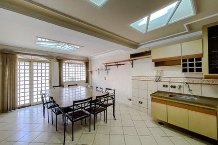 Casa à venda com 390m², 4 quartos e 3 vagasCozinha 2